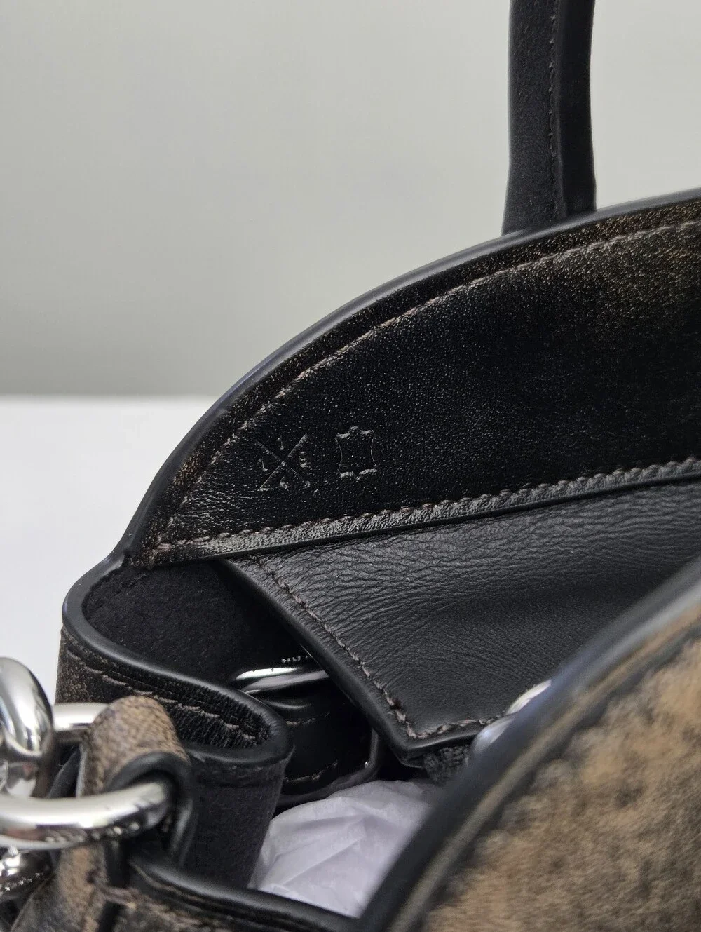COACH SOFT EMPIRE CARRYALL BAG 28 IN LOVED LEATHER - Picture 13 of 14